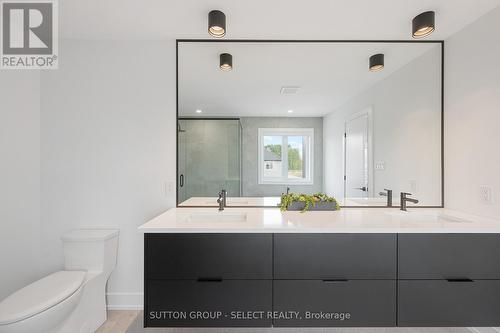 275 Silver Maple Circle, Thames Centre, ON - Indoor Photo Showing Bathroom