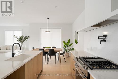 275 Silver Maple Circle, Thames Centre, ON - Indoor Photo Showing Kitchen With Upgraded Kitchen
