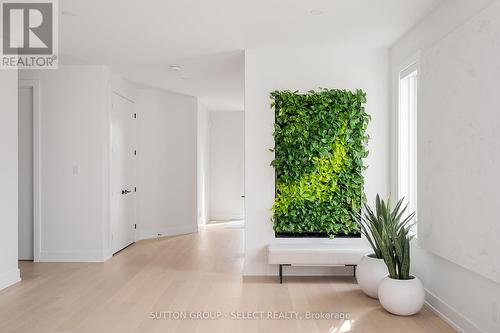 275 Silver Maple Circle, Thames Centre, ON - Indoor Photo Showing Other Room