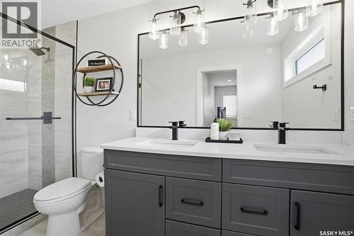 250 Skopik Crescent, Saskatoon, SK - Indoor Photo Showing Bathroom