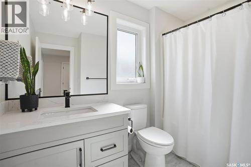250 Skopik Crescent, Saskatoon, SK - Indoor Photo Showing Bathroom