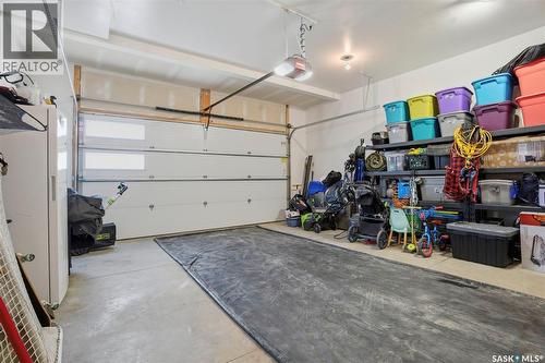 250 Skopik Crescent, Saskatoon, SK - Indoor Photo Showing Garage