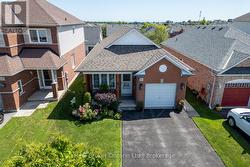 15 FRANK WHEELER AVENUE  Clarington (Courtice), ON L1E 3H5