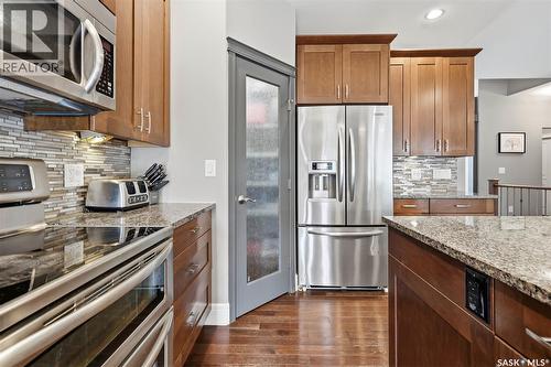 420 Hogan Way, Warman, SK - Indoor Photo Showing Kitchen With Upgraded Kitchen