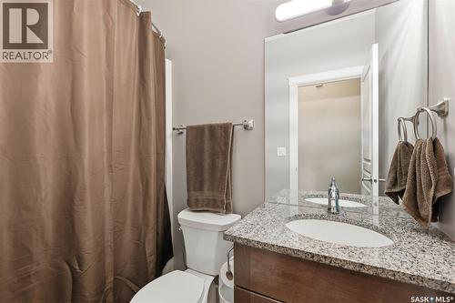 420 Hogan Way, Warman, SK - Indoor Photo Showing Bathroom