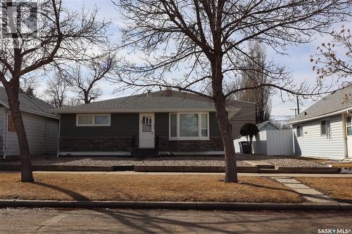 302 3rd AVENUE E  Assiniboia, SK S0H 0B0