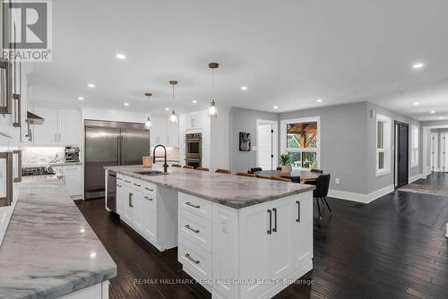 1814 Quantz Crescent, Innisfil, ON - Indoor Photo Showing Kitchen With Upgraded Kitchen