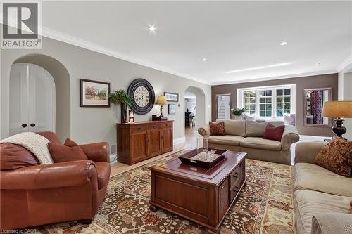 1391 Queen Victoria Avenue, Mississauga, ON - Indoor Photo Showing Living Room