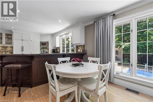 1391 Queen Victoria Avenue, Mississauga, ON - Indoor Photo Showing Dining Room