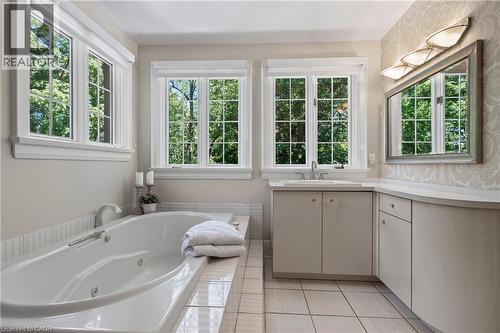 1391 Queen Victoria Avenue, Mississauga, ON - Indoor Photo Showing Bathroom