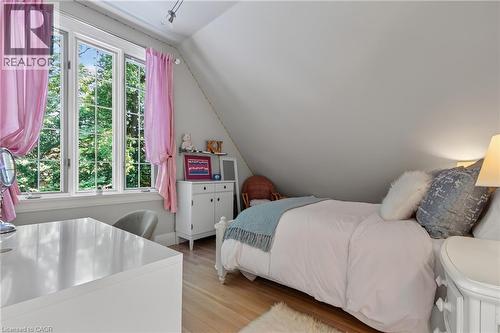 1391 Queen Victoria Avenue, Mississauga, ON - Indoor Photo Showing Bedroom