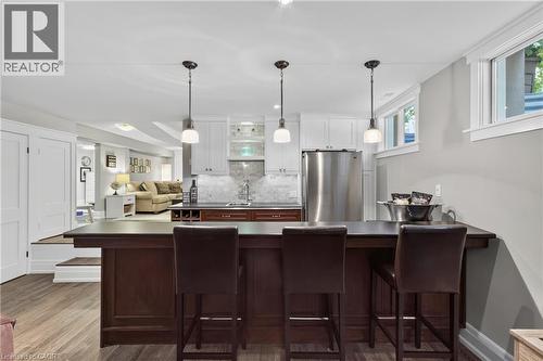 1391 Queen Victoria Avenue, Mississauga, ON - Indoor Photo Showing Kitchen With Upgraded Kitchen