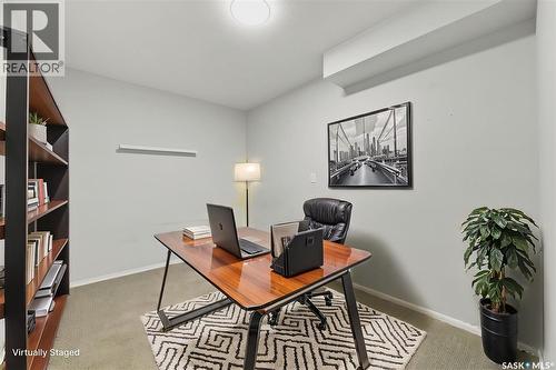 418 North Railway Street, Warman, SK - Indoor Photo Showing Office