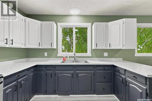 418 North Railway Street, Warman, SK - Indoor Photo Showing Kitchen With Double Sink