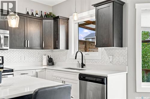 575 Childers Crescent, Saskatoon, SK - Indoor Photo Showing Kitchen With Upgraded Kitchen