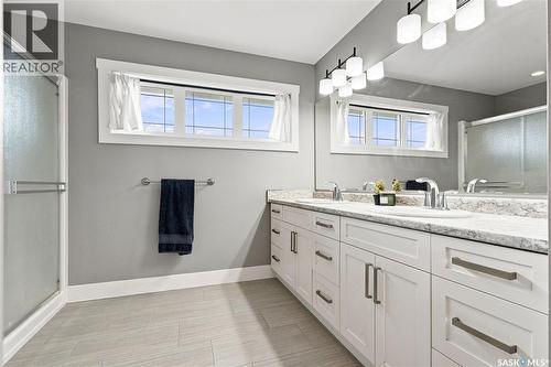 575 Childers Crescent, Saskatoon, SK - Indoor Photo Showing Bathroom