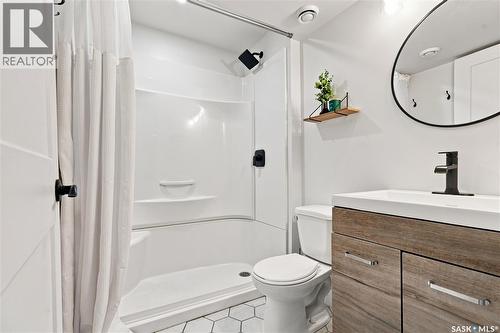 575 Childers Crescent, Saskatoon, SK - Indoor Photo Showing Bathroom