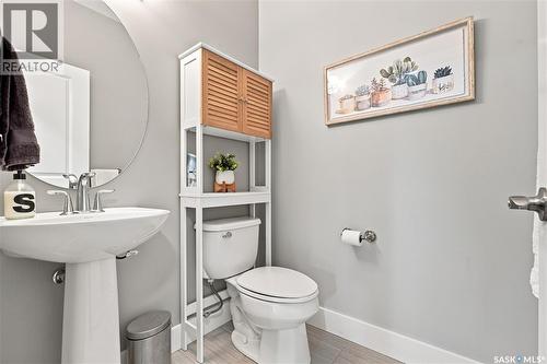 575 Childers Crescent, Saskatoon, SK - Indoor Photo Showing Bathroom