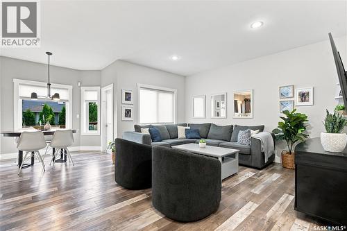 575 Childers Crescent, Saskatoon, SK - Indoor Photo Showing Living Room