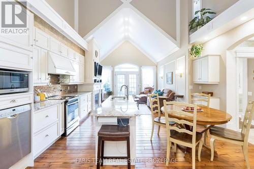 10 Wilton Trail, Aurora, ON - Indoor Photo Showing Other Room