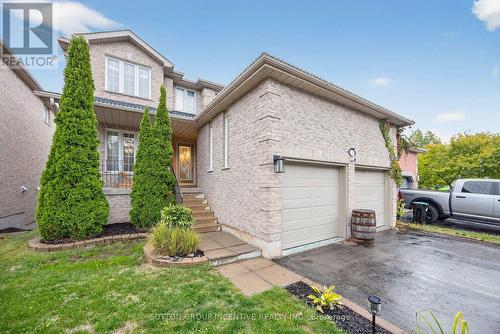4 DUNNETT DRIVE  Barrie, ON L4N 0H8
