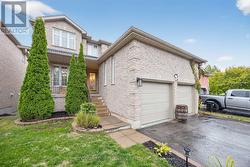 4 DUNNETT DRIVE  Barrie, ON L4N 0H8