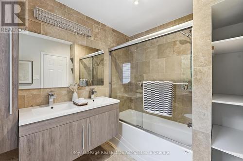 1924 Balsam Avenue, Mississauga, ON - Indoor Photo Showing Bathroom