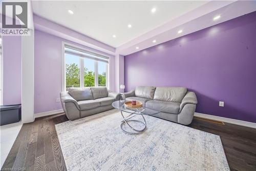 166 Deerpath Drive Unit# 32, Guelph, ON - Indoor Photo Showing Living Room
