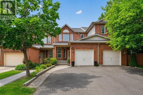 174 CARWOOD CIRCLE W  Ottawa, ON K1K 4V6