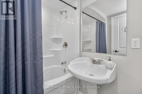 90 14 Concession E, Tiny, ON - Indoor Photo Showing Bathroom