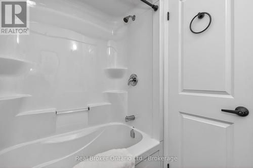 90 14 Concession E, Tiny, ON - Indoor Photo Showing Bathroom