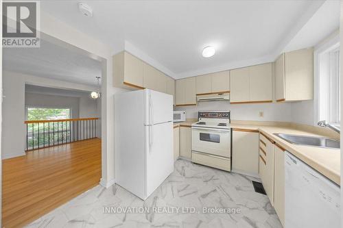 2 - 76 Esterlawn Private, Ottawa, ON - Indoor Photo Showing Kitchen