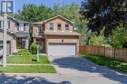 4 STANFORD CRESCENT  Clarington, ON L1B 1G1