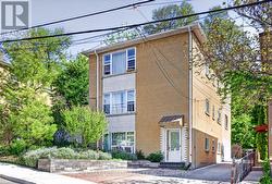 177 VARSITY ROAD  Toronto, ON M6S 4P5