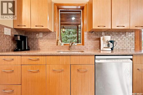 21 Meadow Road, White City, SK - Indoor Photo Showing Kitchen