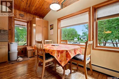 21 Meadow Road, White City, SK - Indoor Photo Showing Dining Room