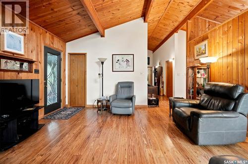 21 Meadow Road, White City, SK - Indoor Photo Showing Living Room