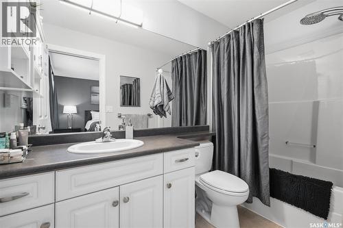 238 Beechmont Crescent, Saskatoon, SK - Indoor Photo Showing Bathroom