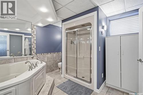 238 Beechmont Crescent, Saskatoon, SK - Indoor Photo Showing Bathroom