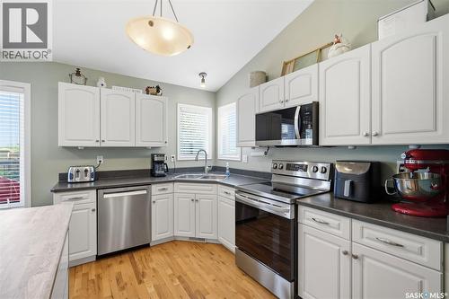238 Beechmont Crescent, Saskatoon, SK - Indoor Photo Showing Kitchen With Stainless Steel Kitchen With Double Sink