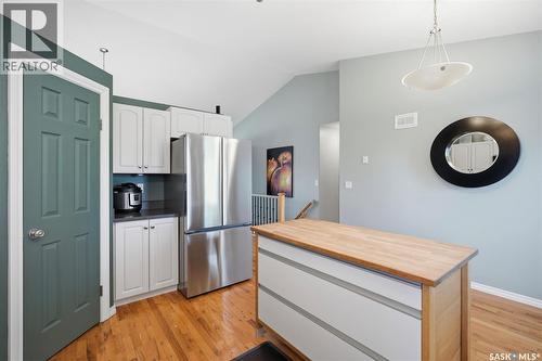 238 Beechmont Crescent, Saskatoon, SK - Indoor Photo Showing Kitchen