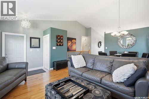 238 Beechmont Crescent, Saskatoon, SK - Indoor Photo Showing Living Room