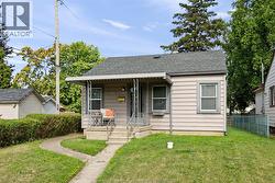 3672 Girardot Windsor, ON N9C 1W5