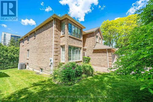 4 Tarbert Road, Toronto, ON - Outdoor