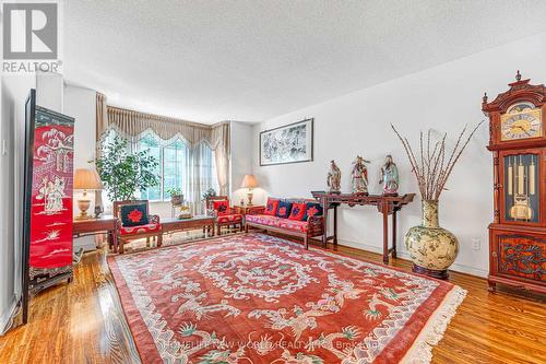 4 Tarbert Road, Toronto, ON - Indoor