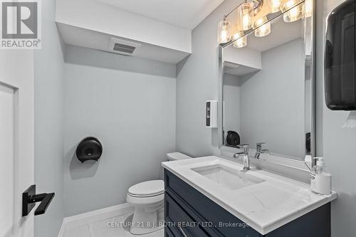 bathroom 3 (2pc) - 355 Mapleview Drive W, Barrie, ON 