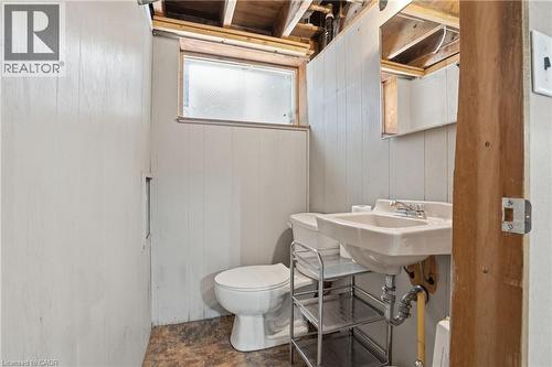 96 Paling Avenue, Hamilton, ON - Indoor Photo Showing Bathroom