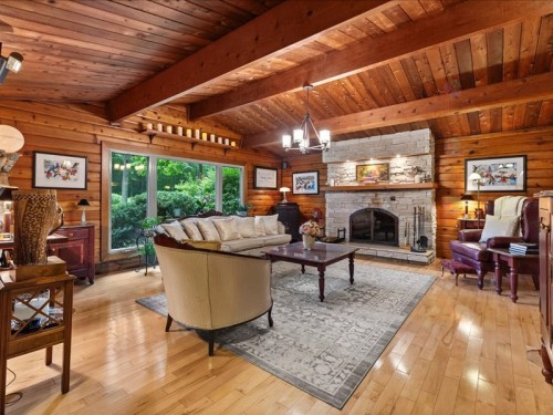 Salon - 100 Ch. De La Seigneurie, Rigaud, QC - Indoor Photo Showing Living Room With Fireplace