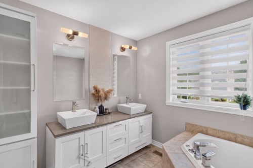 Salle de bains - 79 Rue De Gatineau, Blainville, QC - Indoor Photo Showing Bathroom
