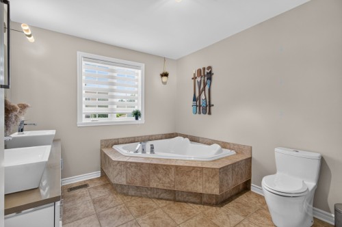 Salle de bains - 79 Rue De Gatineau, Blainville, QC - Indoor Photo Showing Bathroom
